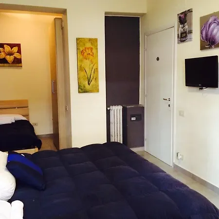 La Donna Garbata לינה וארוחת בוקר 4*